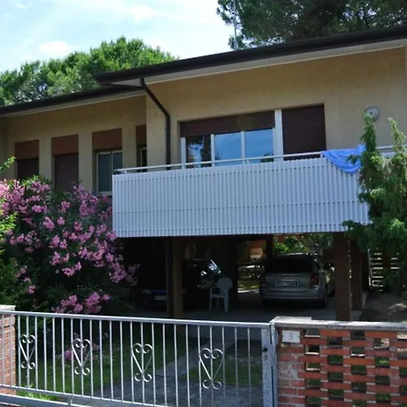 Apartman Peaceful Flat Just 350m From The *
