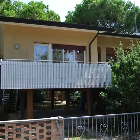 Apartman Peaceful Flat Just 350m From The
