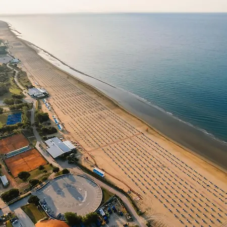 Apartman Peaceful Flat Just 350m From The *